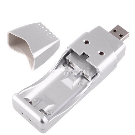  Nuevo cargador USB para baterías recargables Ni-MH AA / AAA